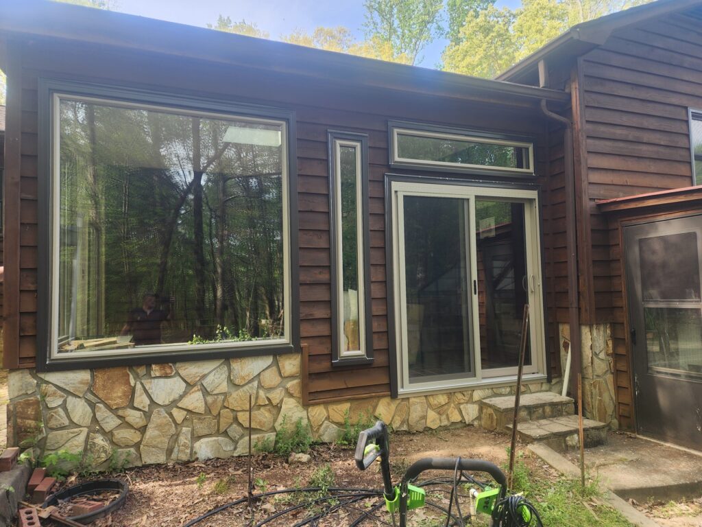 Residential property featuring custom windows by Speaks Custom Window and Sunrooms