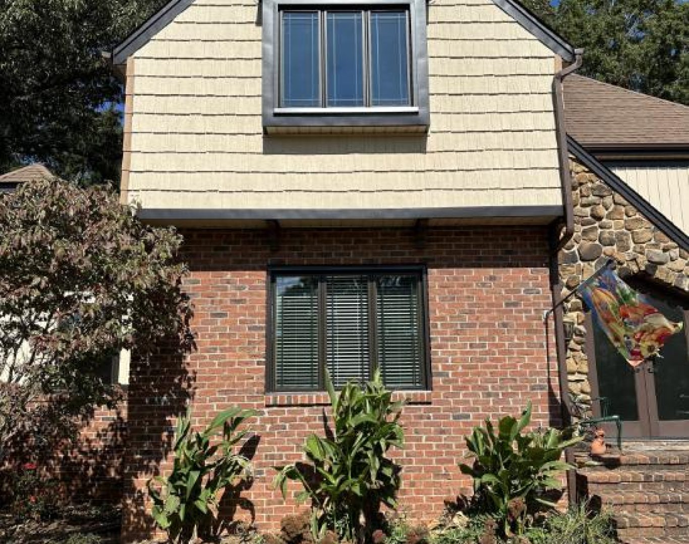 Speaks Custom Window and Sunrooms installing replacement windows in Pineville NC