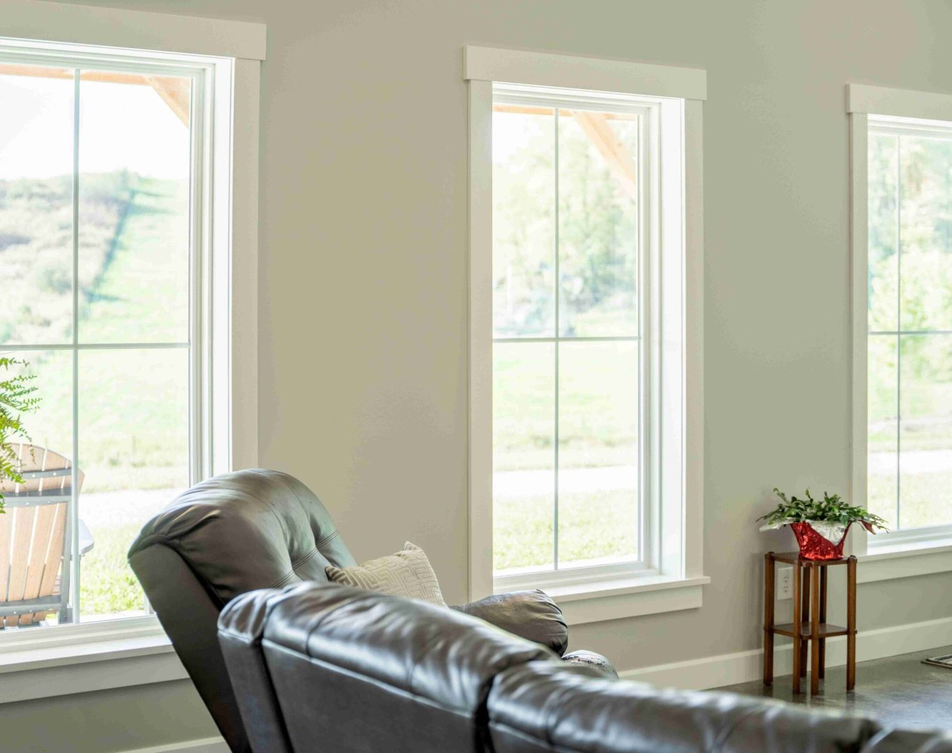 Replacement of old windows with new custom models efficiently