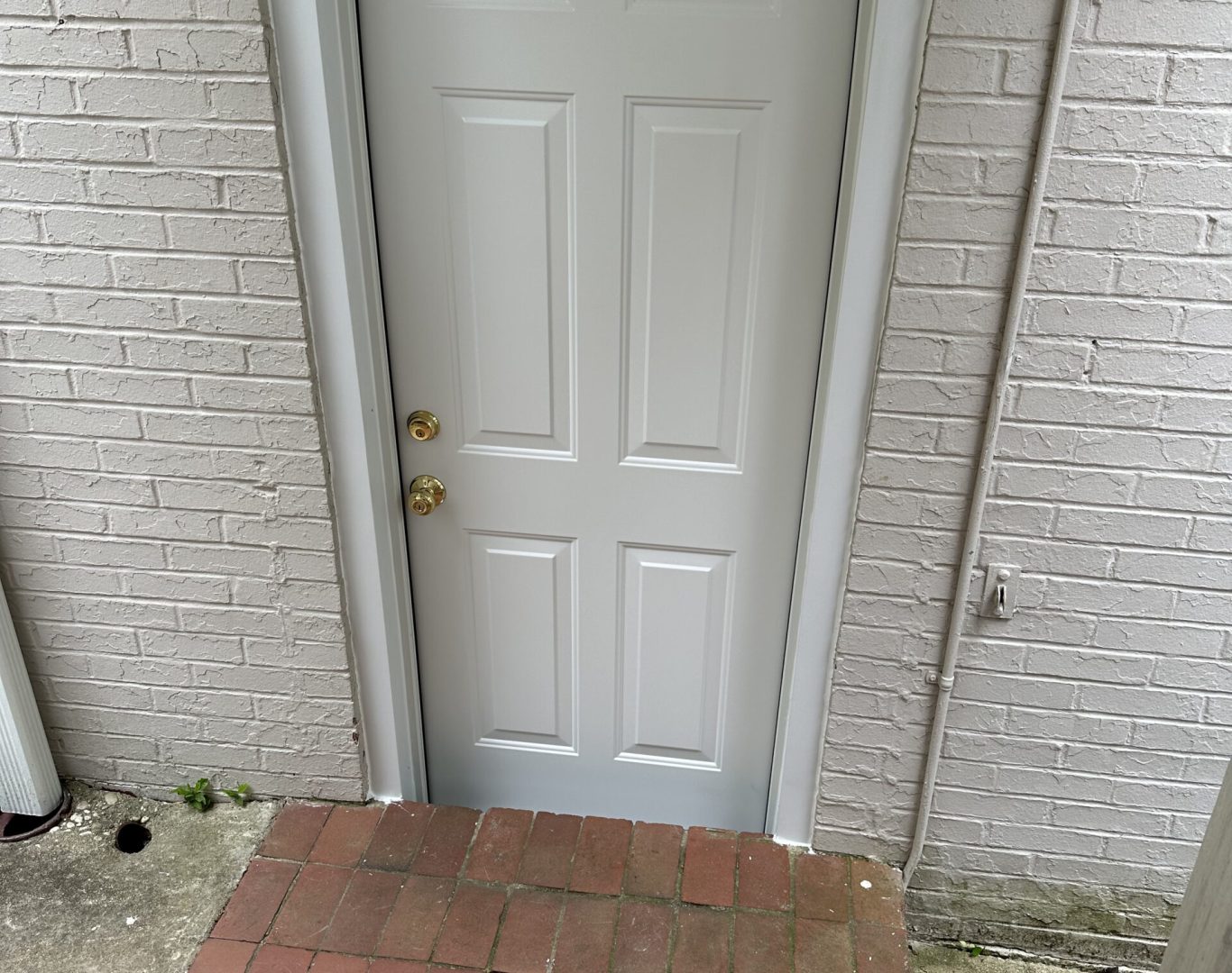 Modern fiberglass custom entry door designed by Speaks Custom Window and Sunrooms