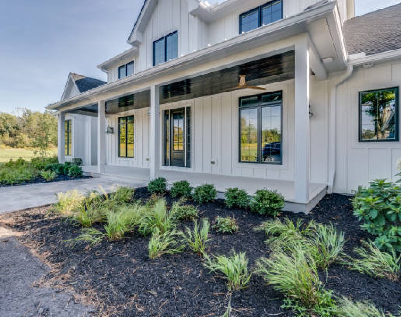 Elegant bay window design from Speaks Custom Window and Sunrooms
