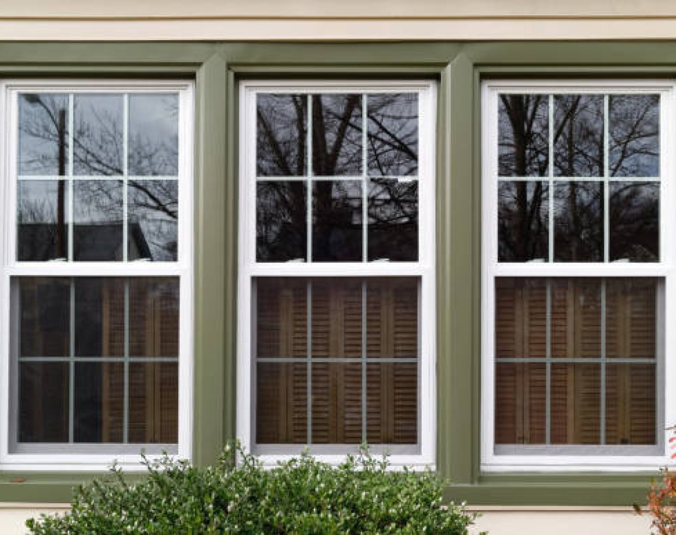 Residential property featuring custom windows by Speaks Custom Window and Sunrooms